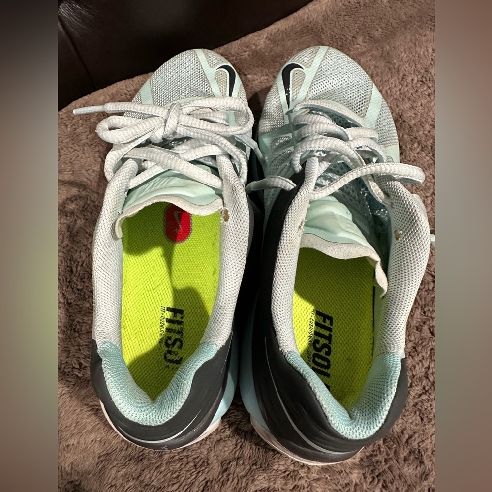 Nike Women's Mint Green Athletic Shoes - Picture 5 of 9